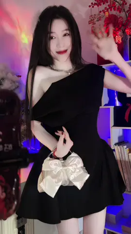 Mặc đi tiệc được đấy #sarahduongreview #sarahduongvlog #sarahduonglive #vayxinh #reviewlamdep 