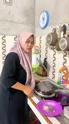 Cara agar istri ga marah lagi🥰 #komedikocak #trendingtiktok #pasutrilucu #viraltiktok #ngakak 