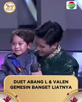 Aww! @DA7 Valen ajak abang @Levian Billar nyanyi bareng🤩 . . #IndosiarBawaDangdutBerkelasBerkualitas #DAcademy7Indosiar #DAcademyIndosiar 