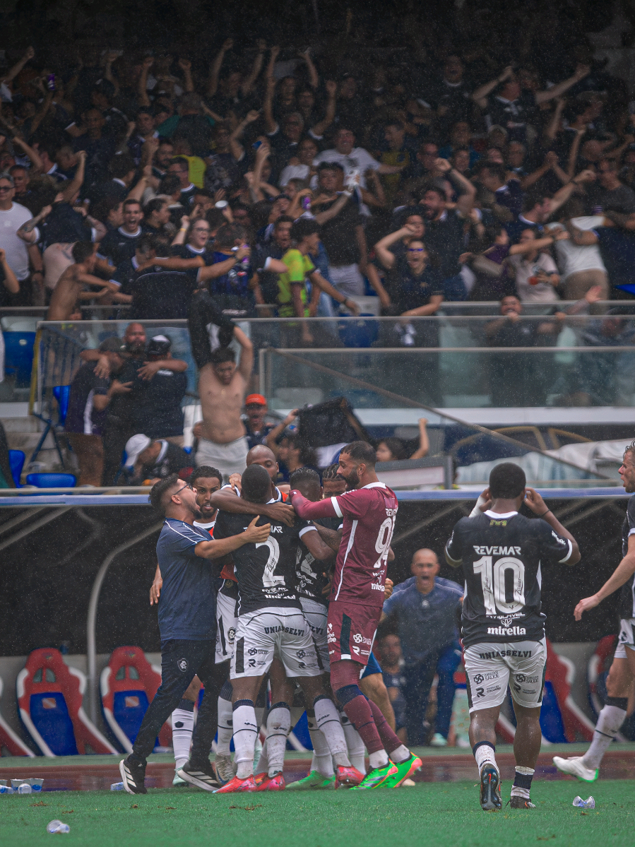 De pé em pé! O gol que iniciou a remontada azulina! 🦁 ⚽️ Pedro Rocha 📽 Raul Martins / Remo #OReiDaAmazônia