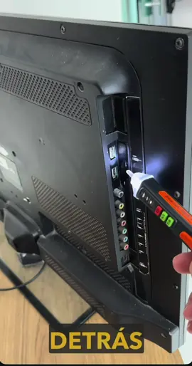 No tires tu TV antigua, utiliza su puerto USB #LIVEFEST2025 #tv #actualizacion #hazloviral #trucos 