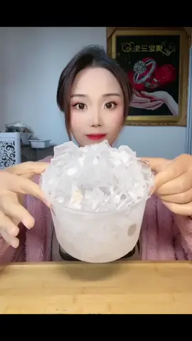 #iceasmr #hardice #icecubes #softice #crushedice 