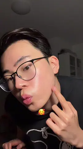 quick and simple morning skincare routine autumn edition 🍁 Yesstyle discount code : LINPASCAL888 🥨 @URIAGE mist @SKIN1004 US toner pad @TORRIDEN US skin booster @IUNIK US serum @PURITO SEOUL moisturizer @La Roche-Posay @niceworkparisoff SPF  #skincare #morningroutine #kbeauty #grwm #skincareroutine 