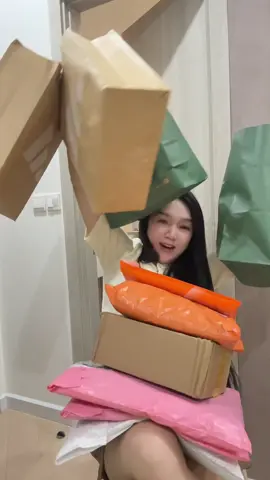 Unbox đêm phiaaaaa #mẹ_em_sóc 