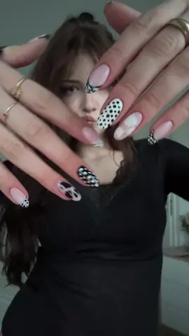 showing off my nails ;*** #rihanna #nails #nailsinspo #sza 