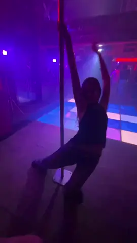 Ended my two week low and found inner peace and purpose last night 🥳 thanks izzy for capturing this religious experience and garis for being so empty x 