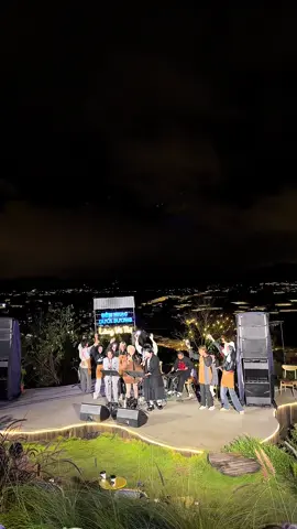 Bài này cả nhà mình nghe tới cuối giùm em nha!  Canh Bạc Hôn Nhân - hy vọng các chị em nhà mình đều chọn đúng người, cùng nắm tay nhau vượt qua bão giông cuộc đời và bình yên sau cánh cửa ạ!  -.-.- 🌫️ ĐÊM NHẠC DƯỚI SƯƠNG 🌙 ⏰ 19:30 – 22:00  LỊCH THÁNG 11, 12: Có tất cả các ngày trong tuần, trừ thứ Ba ạ! 📍 Sân khấu Làng Vũ Thị – 49B Tổ Sào Nam (cuối đường Hùng Vương), P.11, Đà Lạt  Search Google Maps: Làng Vũ Thị (CÓ BÃI ĐẬU OTO RỘNG RÃI) 🎫 150.000 VNĐ/khách/ đã bao gồm đồ uống tự chọn ⏰  Cà phê: 07:00-23:00 Hàng ngày 📞 Đặt vị trí ngồi đẹp : 0938.395.804 #langvuthi #dalat #demnhaclangvuthi #langvuthicafe #langvuthidalat