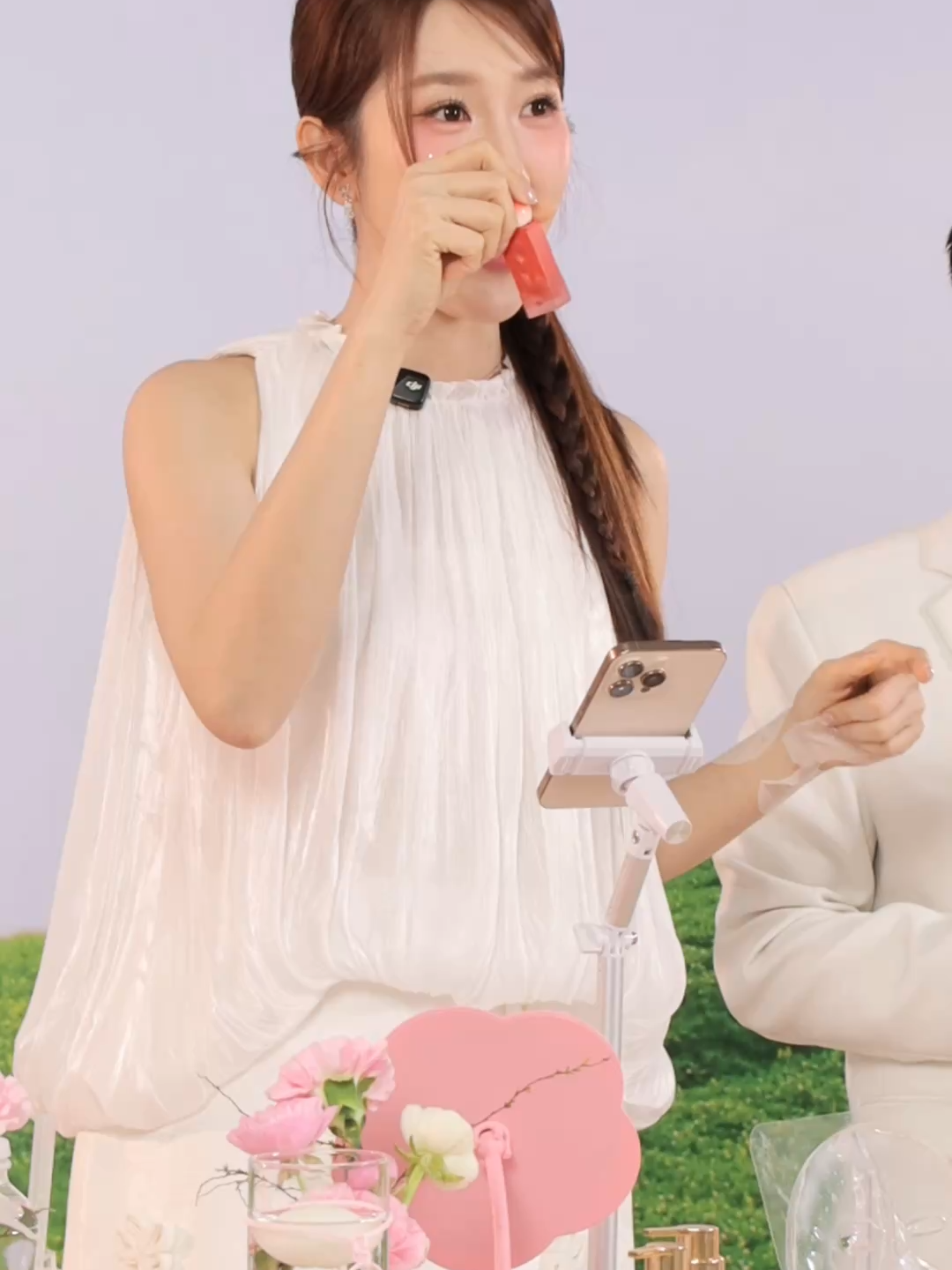 Thuý Ngân thử các màu son cực dễ dùng cho chị em vô tư makeup đi làm, đi chơi,... thậm chí là đi tiệc vẫn cực kỳ phù hợp nha! Son Tint Cotton Candy luôn là lựa chọn cực yêu cho các nàng mê màu son lì tôn da - finish bền màu đến nhiều tiếng đồng hồ mà vẫn cực mềm môi!  Nhanh tay chốt DEAL HOT! #lehuynhthuyngan #MOICosmetics #sandeal #makeup #sonmoi