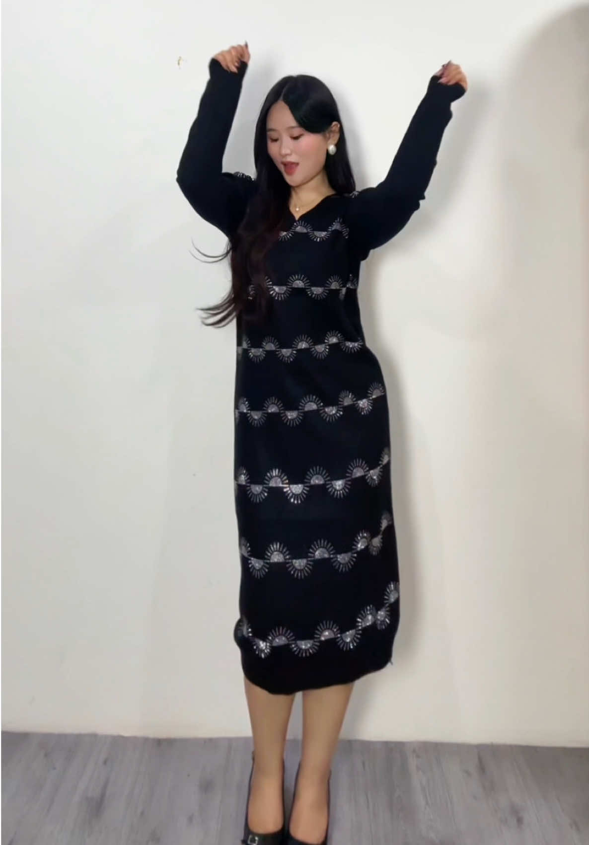 Sparkle winter bodycon available now🥰😍❤️🌸💗 free size dm us in insta@Kiyowo.nepal #fyp #creatorsearchinsights #winterbodycon #goviral #unfreezemyacount 