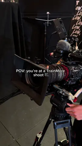 You heard it, it went swimmingly 🖤🎥 #trainmore #shoot #gymshoot 