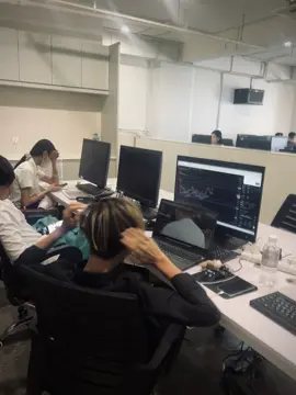 Forex នេះជាទីផ្សារមួយដែរដំណើរការគ្រប់វិនាទី មុនចូលទីផ្សារត្រូវមើលឲ្យច្បាស់ បើចូលខុសមួុយវិនាទីក៏អាចឲ្យយើងខាតបានដែរ ចំពោះបងៗដៃថ្មី កុំលេងតាមអារម្មណ៍ត្រូវវិភាគមុនចូល លុយជាក្រដាសចាយនឹងទិញរបស់ប្រើប្រាស់បាន ចឹងមុននឹងចូលដើម្បីបង្កើតលុយគួរណាស្វែងយល់ពីពត័មាននឹងលំហូរទីផ្សារ ពីខ្ញុំបាទ..!🙏❤️📊 #fyppppppppppppppppppppppp #forex #foryou 