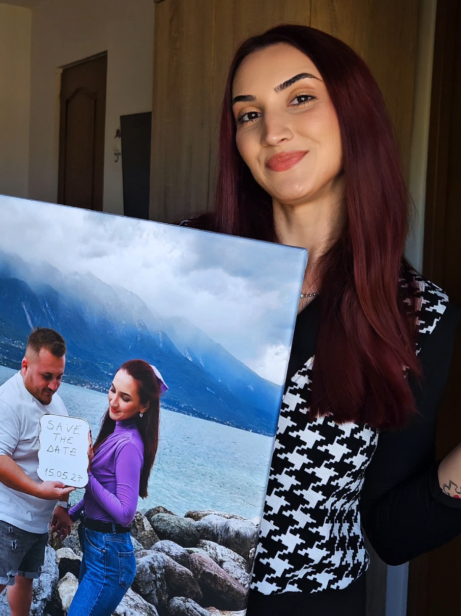 ✨ Ai o fotografie preferată? O poți transforma în cel mai frumos cadou personalizat! Astăzi vă arăt cât de ușor mi-am făcut propriul tablou canvas pe PrintBox.ro – direct de pe telefon, în doar câteva minute. 📸 Alegi dimensiunea ⬆️ Încarci fotografia 🎨 O vezi instant pe tablou 💚 Poți adăuga Lăcuire Manuală sau Îmbunătățire HD pentru un rezultat PREMIUM Rezultatul? Un tablou de calitate, culori vibrante și un efect wow. Perfect pentru un cadou cu emoție… sau pentru tine. 👉 Personalizează și tu pe PrintBox.ro @PrintBox  #PrintBox #TablouCanvas #CadouPersonalizat #Amintiri #Personalizare 