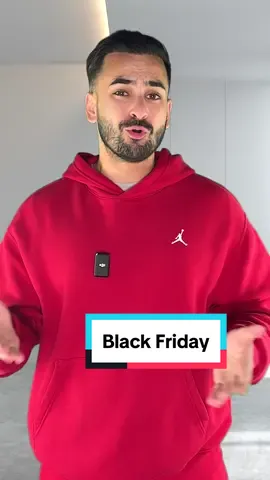 „-70 % auf ALLES!!!“ – klingt nach Schnäppchen oder? 👀 Spoiler: Viele Preise waren davor einfach teurer. Black Friday ist basically ein einziger Impulskauf. Meistens zahlst du am Ende mehr, nur weil du dachtest, du sparst. Check vorher, was du WIRKLICH brauchst, vergleiche Preise und gönn dir dann mit gutem Gewissen. ✨ Sparen heißt nicht „verzichten“, sondern bewusst entscheiden. Damit du dein Geld für das ausgibst, was dir wirklich was bringt. #Sparkasse #Finanzen #BlackFriday #Broke #Sparen