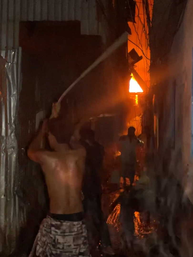 এখনও জ্বলছে কড়াইল বস্তি, আগুন নিয়ন্ত্রণে ১৯ ইউনিট | DBC NEWS