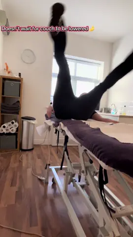 We do love our clients but you do entertain us with how you get on the couch #clinic #fyp #acupuncture #sportsmassage 