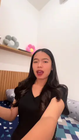 Rambut lembut, ternutrisi, dan wangi fresh? Semua bisa dengan SilkenLocks Nourishing Hair Oil  Instant Bloom 🌸✨ Hair oil ini bantu melembutkan, menutrisi, dan menjaga kesehatan rambut dengan sensasi mint yang segar. Cocok dipakai sehari-hari buat kamu yang ingin rambut tetap glow & terawat tanpa ribet 💆🏻‍♀️✨ Yuk rawat rambutmu dengan cara yang lebih gampang dan efektif bareng @SilkenLocks.Owner 💛 #SilkenLocks #HairOil #NourishingHairOil #InstantBloom #HealthyHairJourney 