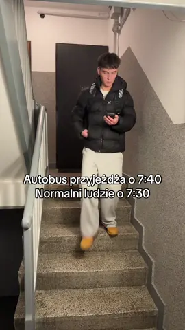 Wy też robicie wszytko na ostatnią chwilę ?#autobus #ludzie #ja #viral #dlaciebie 