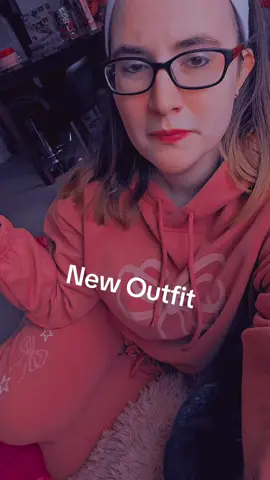 Thoughts on this new outfit. #newoutfit #pinkbow #OOTD #excuseme #holidays 