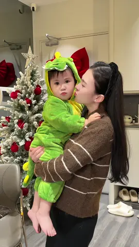 Kaka iu xỉu các mom ơi