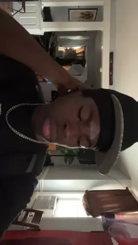 pls be my moot if u know who this is from