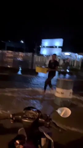 Kena scam rupanyaa🥲 #banjir #pantairemisperak #banjircore 