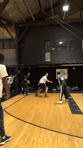 No dribble #basketball🏀 #basketball #streetball #mamayo 