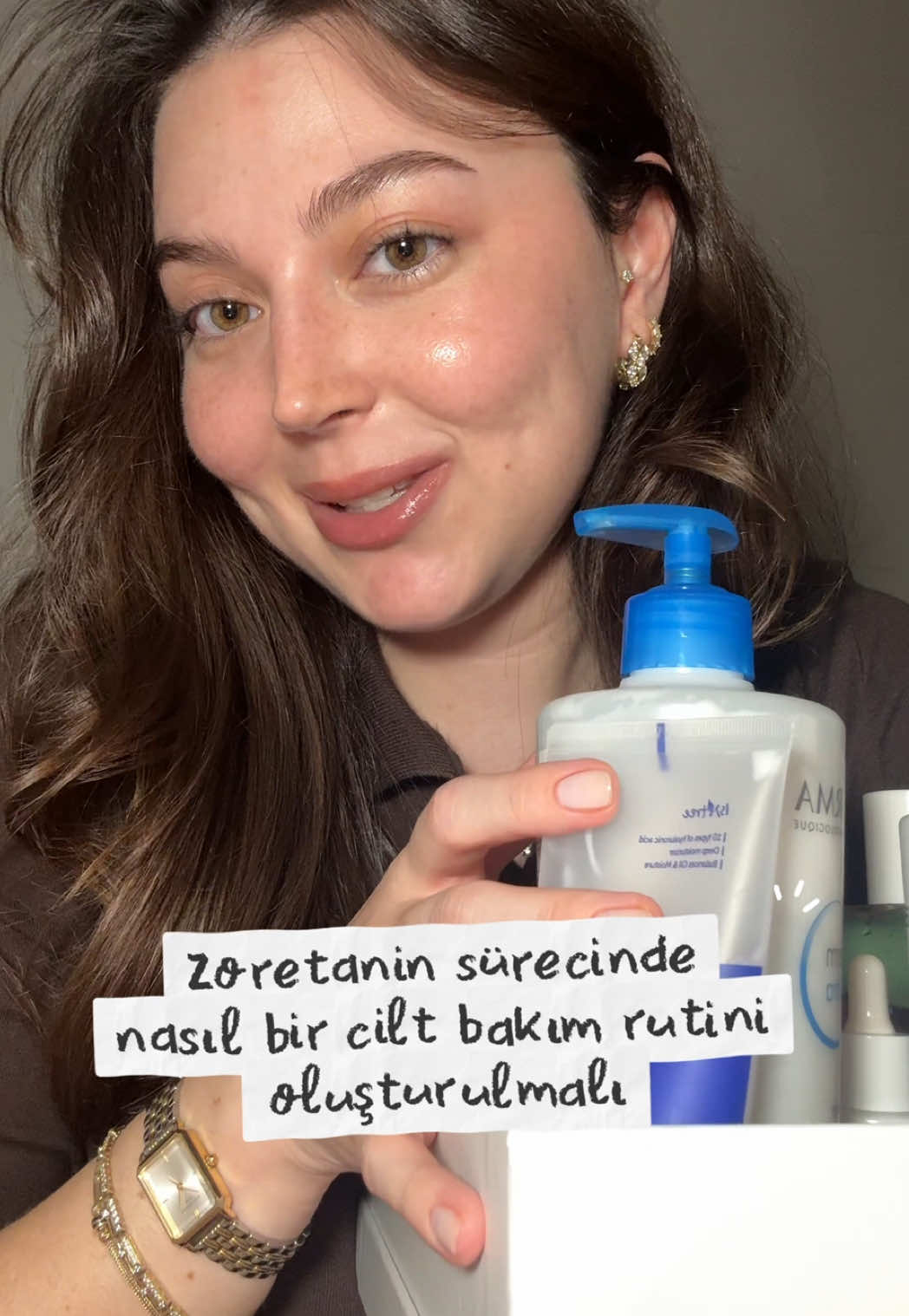 özetle cildi nazikçe temizlemek, bol bol nemlendirmek ve güneşten korumak çok önemli 🫶🏻✨  #zoretanin #zoretanintedavisi #zoretaninsüreci #sivilcetedavisi #ciltbakımı  Reklam değildir hepsini kendim satın aldım 