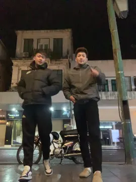 xuống phố giải ngố