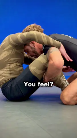 Head position = control 🤫  In butterfly or passing, I slide my head shoulder-to-shoulder across their T, always hunting under the chin. If they freak out and try to trap my head under their armpit (guillotine threat), they usually throw themselves off-balance chasing it. That’s my cue — I’m already moving, they’re not, and I wrestle up or take the back. Boring fundamental? Maybe. But it keeps me safe, burns their gas, and turns their attack into my offense. Simple wins. What basic detail do you drill nonstop? Tell me 👇  #BJJ #Grappling #JiuJitsu #HeadPosition #Fundamentals 