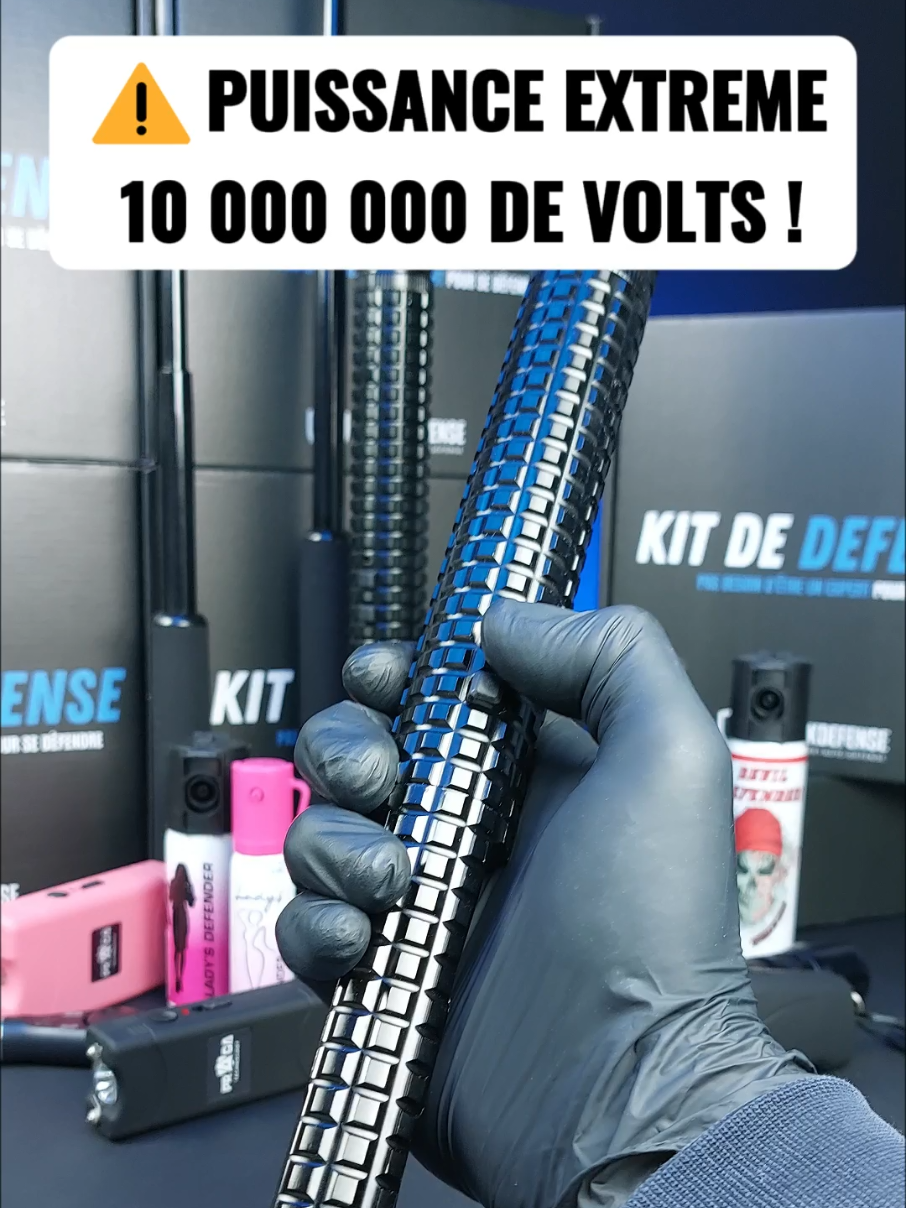 Puissance EXTRÊME ⚠️ ⚡ MATRAQUE TASER TITAN – 10 MILLIONS DE VOLTS (Cat. D – légal en France) Format bâton, LED puissante, démonstration réaliste et rappel du cadre légal français. --- 🎯 Pourquoi ce modèle fait la différence 10 000 000 V : arc visible + crépitement → dissuasion immédiate Format bâton : meilleure distance de contact, contrôle renforcé LED puissante : éclairer, se positionner, perturber en zone sombre Grip antidérapant + sécurité manipulation : stabilité sous stress Rechargeable : utilisation simple au quotidien (aucune pile) Construction robuste : durable et adaptée à un usage domestique --- 🇫🇷 Légalité en France Catégorie D : achat libre pour les majeurs (+18 ans) Détention à domicile autorisée ⚠️ Port / transport : nécessitent un motif légitime ⚠️ Usage : uniquement en cas de légitime défense (proportionnalité) --- 💡 Conseil d’expert Le format bâton améliore la précision et la stabilité du geste. En situation de stress : garder l’outil près du corps, éclairer la zone, annoncer clairement, et toujours rester dans la loi. --- 🔧 Caractéristiques (aperçu) Type : shocker électrique à contact (format bâton) Puissance : 10 000 000 volts Éclairage : LED intégrée puissante Alimentation : rechargeable Sécurité : interrupteur, verrou selon modèle, grip antidérapant --- ⚡ Comment ça agit (simple & clair) La décharge électrique perturbe temporairement la transmission nerveuse et la coordination musculaire. → Objectif : créer une fenêtre pour fuir ou alerter. → Effet temporaire. --- 🛡️ Sécurité d’usage Test court à vide de temps en temps Recharge régulière si non utilisé Tenue ferme + bonne lecture de l’environnement Formation recommandée aux gestes de sécurité --- ⚖️ Responsabilité Usage strictement limité à la légitime défense et proportionné à la menace. Ne pas encourager le port en public. Respect total de la loi. --- 💬 FAQ rapide « Ça traverse les vêtements ? » → Oui, sur la plupart des tissus légers. « Ça laisse des séquelles ? » → Effet temporaire, douleur intense mais brève --- 👇 Pose-moi tes questions en commentaires Ta situation, un point de légalité, une hésitation sur l’usage : je réponds à tout. #taser #defense #antiagression #autodefense #protectionpersonnelle 
