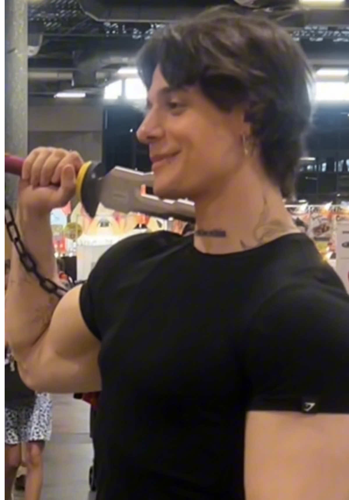 Toji smile can’t be faked 😈 #toji #cosplay #reaction #aura 