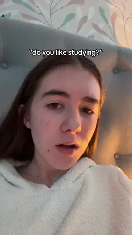like lowkey YES i love to go to school and i love to learn new things…sorry if that makes me a nerd #school #sixthform #studying #schoollife #year12 
