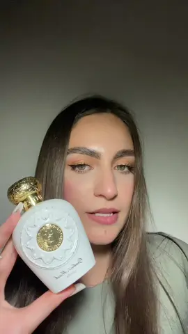 Parfumurile de la Lattafa sunt printre preferatele mele, dar cel mai mult imi place acesta. Este un parfum puternic si elegant care persista foarte mult. Il puteti gasi si voi pe @aromaavenue_official alaturi de multe alte parfumuri❤️ #fyp #viral #lattafa 