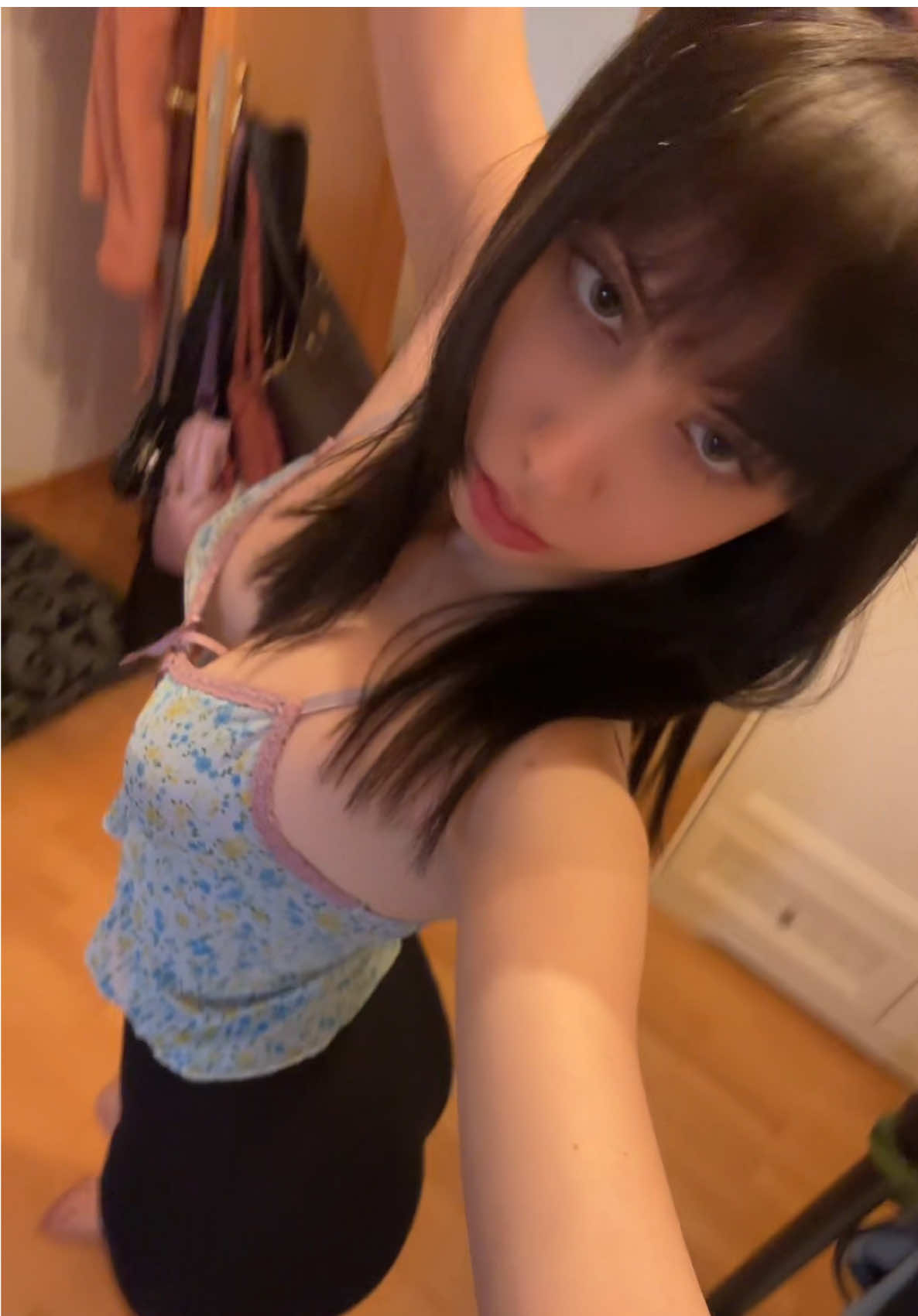 i did my nails!! i baked a cake!!