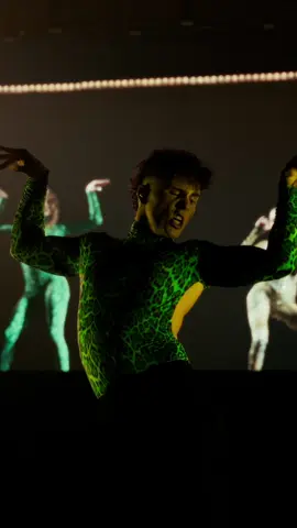 stasera ci rivediamo a Messina, poi si va versi Bari!! 🐆💚 #elodieshow #elodie #1ora 