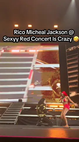 This was the best part of da show 🤣🤣 #sexyyred #concert #michaeljackson #fyp 