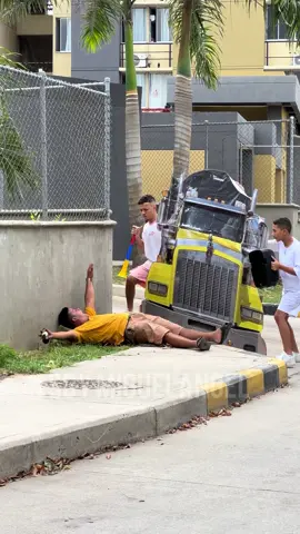 El camión 🚍 ru!dos0 