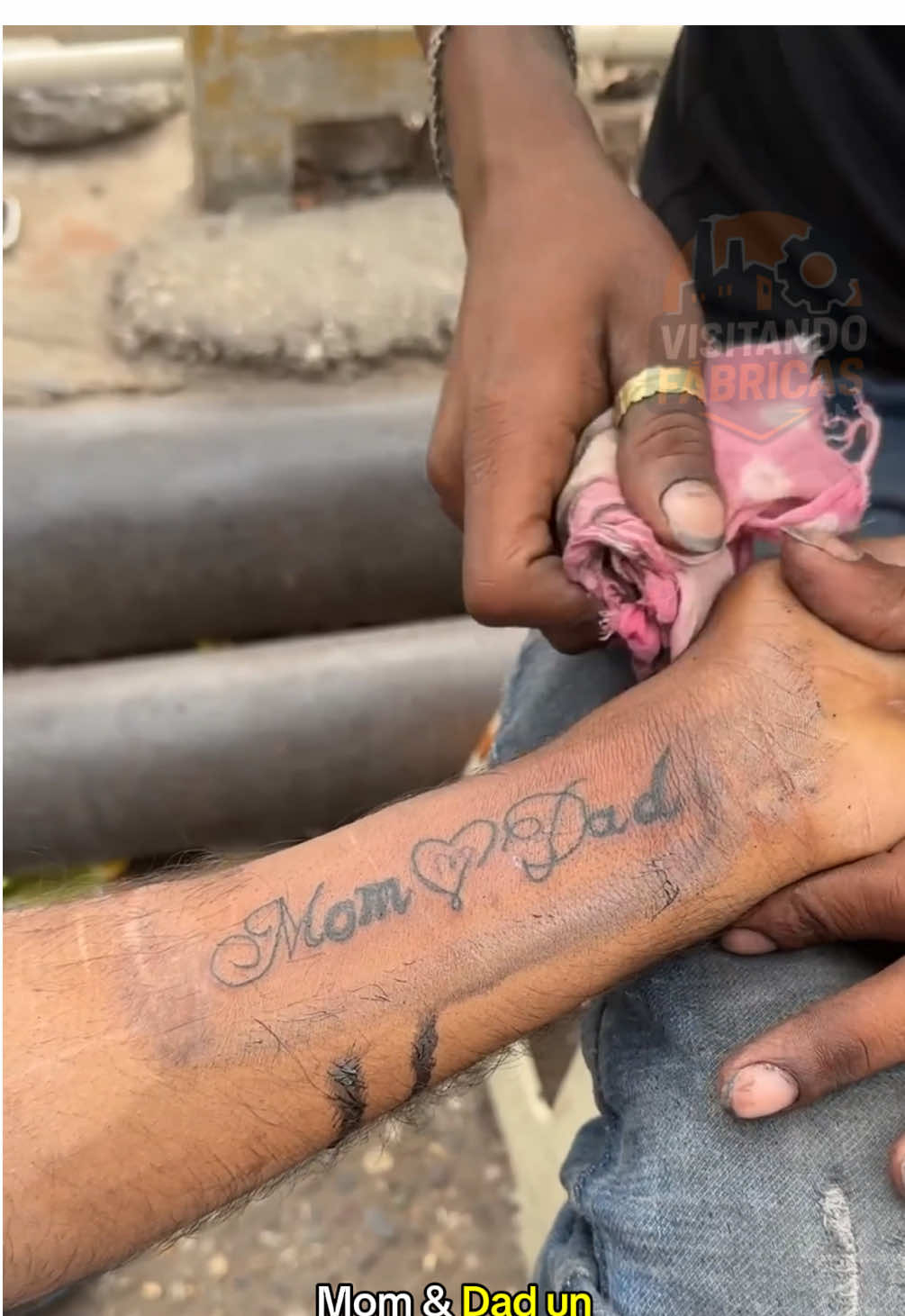 Hoy visitamos un Studio de tatoo en la India #india #fyp #tattoo #viraltiktok #parati 