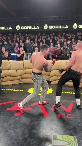 Нокдаун та нокаут #klanfighting #klanfc #спорт дії на відео виконують професіонали. Не намагайтесь їх повторити 