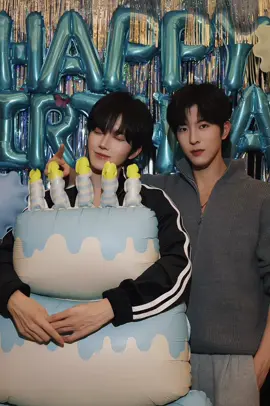 💜May every birthday find you together, with good things happening!💜 #xingqiu #eliothuang #QiuDingjie #huangxing #kipukaqiu 