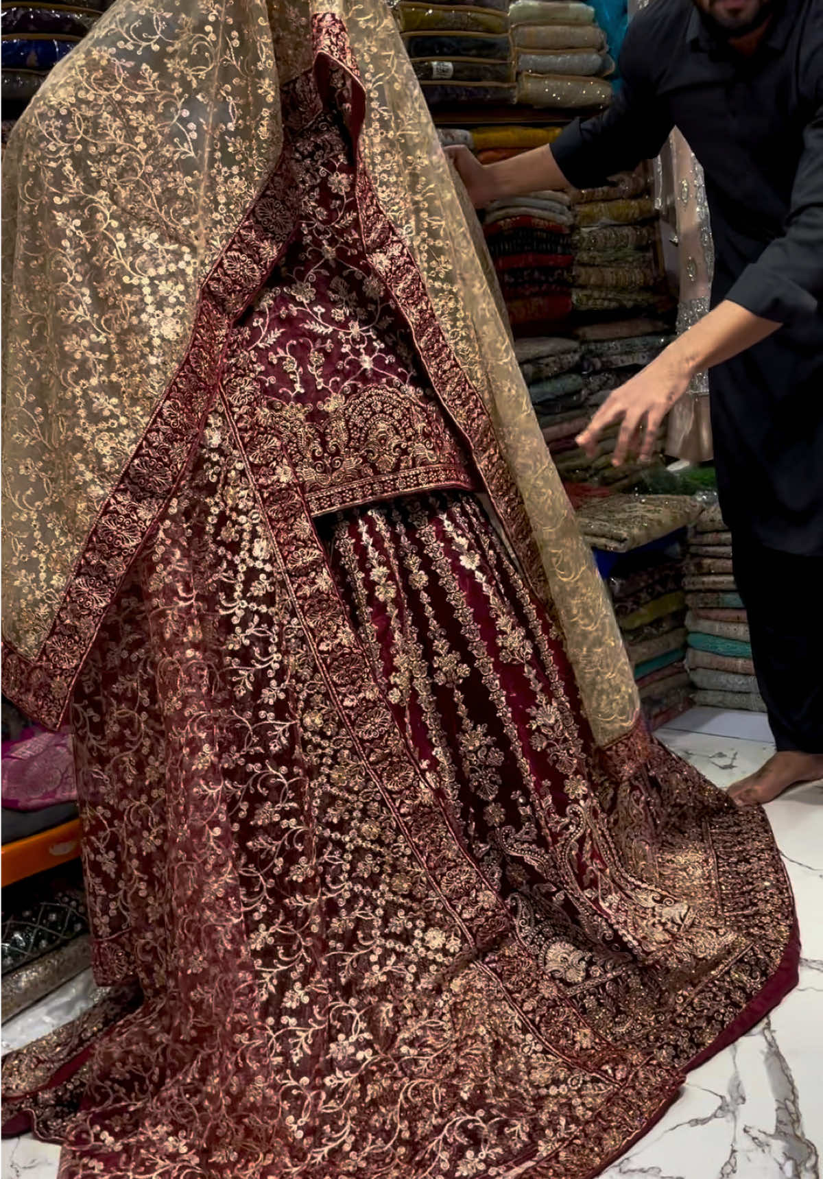 Velvet lehnga 2 dupatty 😍ordar:03172901634✅@Data Fabrics ❣️#trending #lehnga #bridallehnga #tiktok #foryoupage 