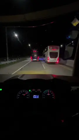 280 di antara gajah2 pelari malam @ASN PERFORMANCE #promomakangajian #fypage #masukberanda #sewabuspariwisata #asnperformance 