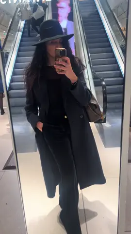 Eva 23 ans 🤣#pourtoii #parcequejelevautbien🤣🤣🤣 #fyp #Love 