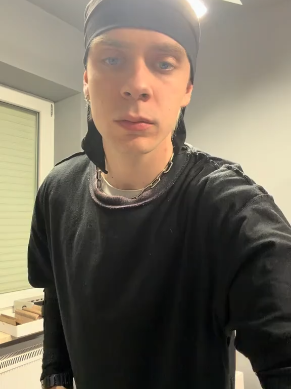 @kinnyzimmer dajcie znać co sadzicie w kom#dc #fyp #bio #mondaywaxie #rap #furia #wiktorrealizator #muzyka #2115GANG #bambi #youngigi #dlaciebie #kinnyzimmer #100kaptur #kaptur #videoviral #żabson #sbmlabel #sbm #white2115