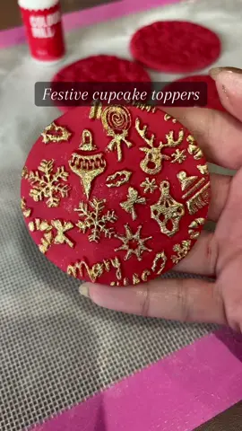 Festive cupcake toppers  #festivecupcake #cupcaketoppers #christmascupcakes #festivecupcaketoppers #christmas 