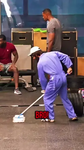 need to clean under the bar 🤣 #anatoly #anatolyprank #fyp #unitedstates #gym 