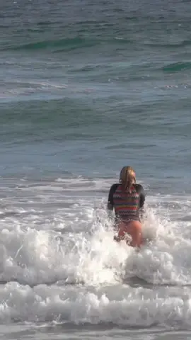 who wants to run a heat #fyp #hawaii #surftok #surfergirl #surfing 