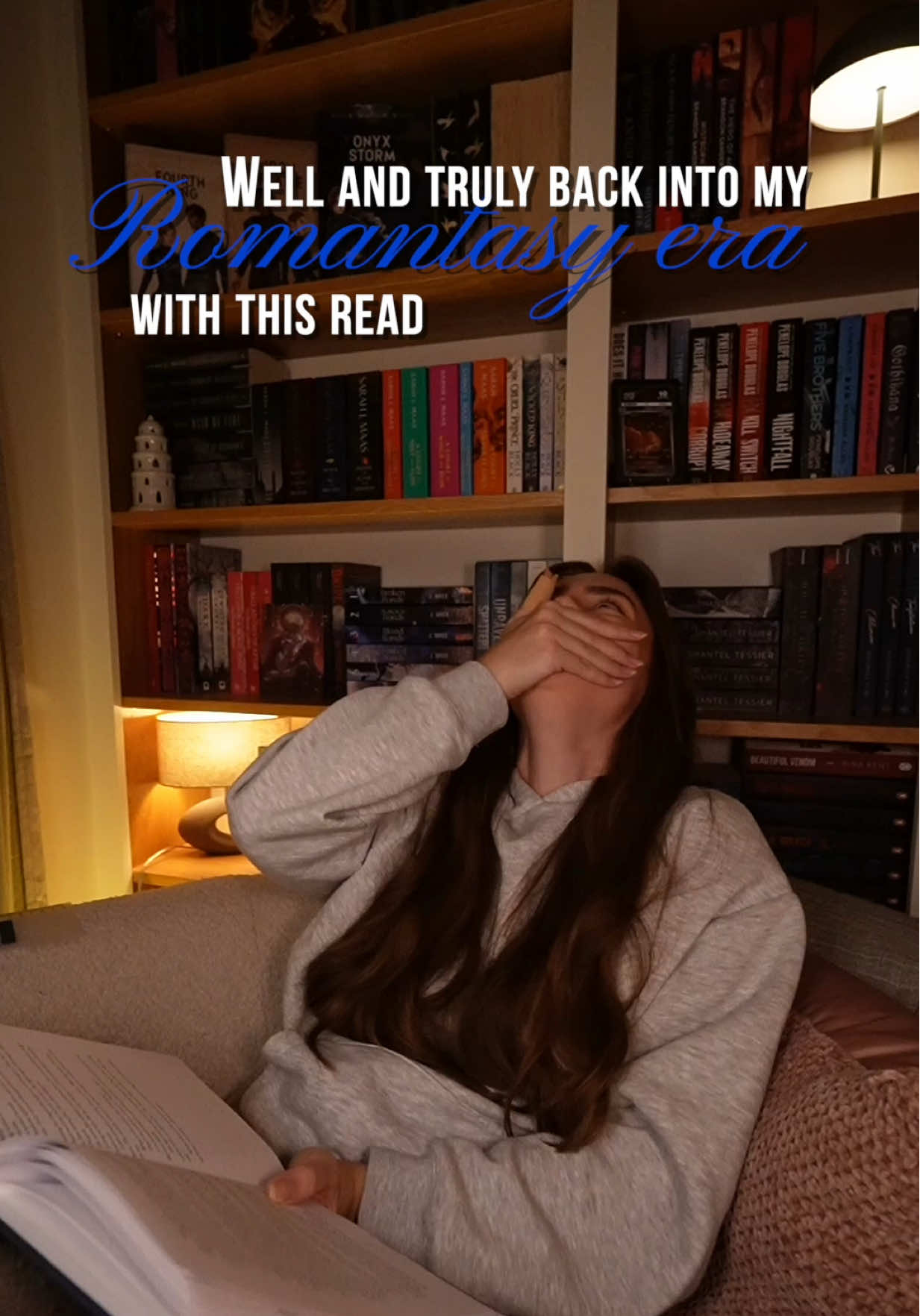 A D @Nina Frost | Romance? Tension-filled. Plot? Intriguing. Vibes? Immaculate ❤️‍🔥 #dragonsoftirene  #courtofsecretsandflames  #romatasybooks #fantasyromance #bookreactions 