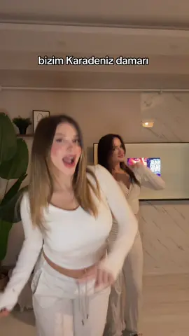 Enerjimi tutumuuu 👩‍❤️‍💋‍👩#koçari #karadeniz @Sudederyaaa 