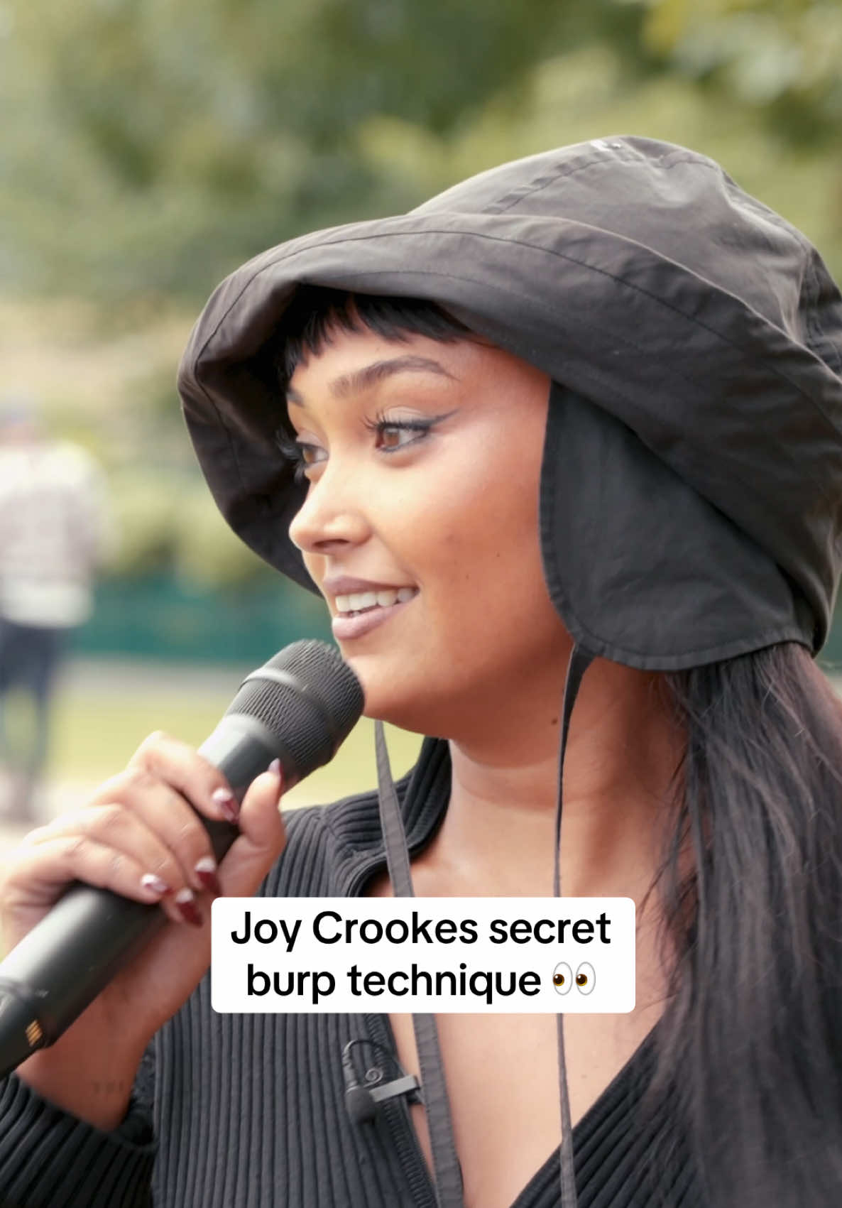 Joy Crookes is currently on tour in Europe, keep your eyes and ears open for this technique  #joycrookes #antwerp #amsterdam 